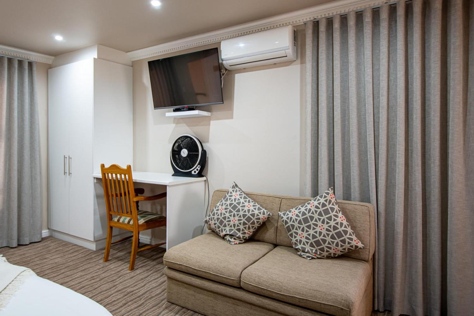 Guesthouse De Tijger Lodge Parow Ngoại thất bức ảnh