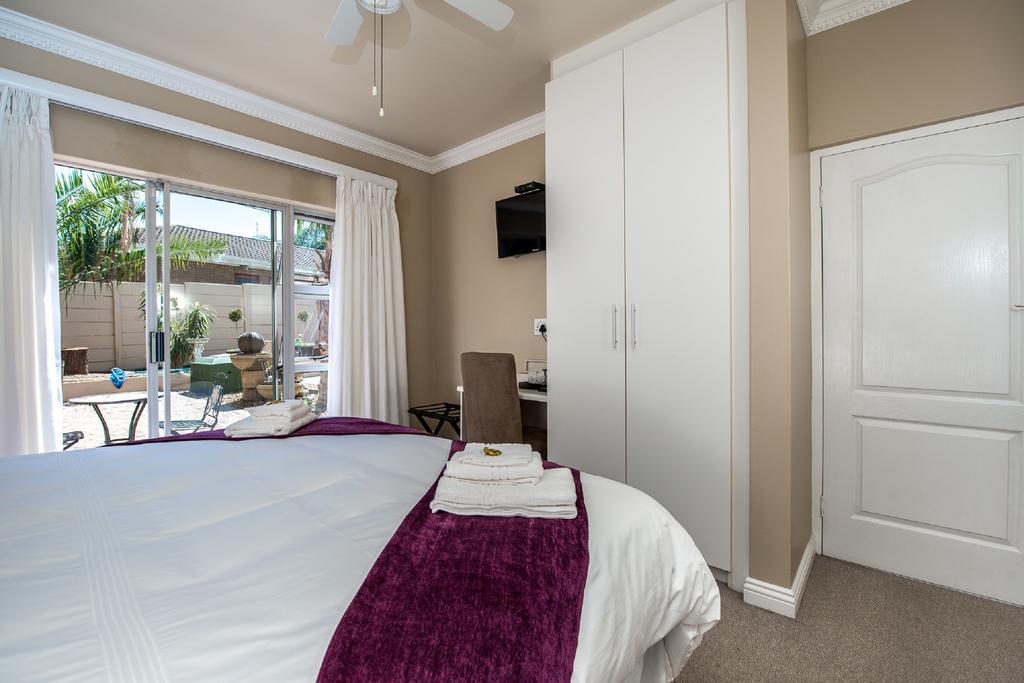 Guesthouse De Tijger Lodge Parow Phòng bức ảnh